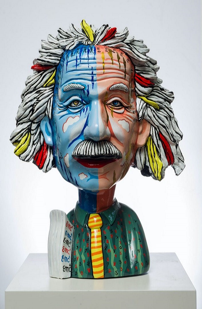 Art time gallery Jerusalem(Art online) -  Yuval Mahler - Einstein - Yellow Tie - Original Fiberglass Sculpture - 63x48 cm / 25x19 inches